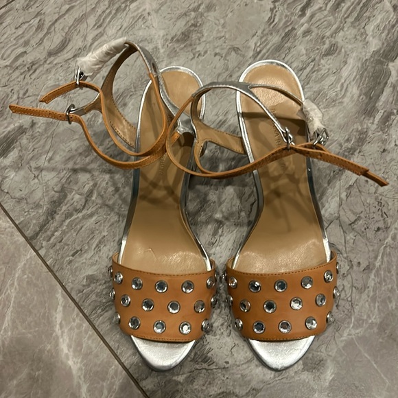 💰⬇️❗️BRAND NEW NEVER WORN HEELS - Picture 3 of 11